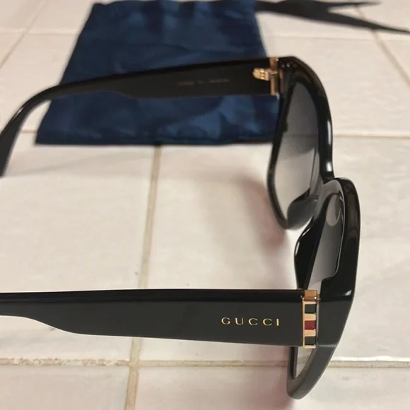 Gucci 54mm square sunglasses! Authentic. Only wore a few times.